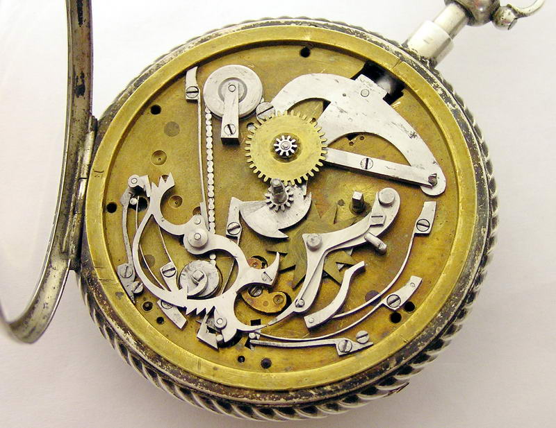 Ручной механизм часов. Скелетоны Breguet 4199 позолота. Механизм репетир. Часовые механизмы репетир. Механические часы.
